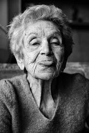 Nunca seré lo bastante vieja ni lo bastante cobarde como para no volver a  empezar de nuevo y con las manos vacías.