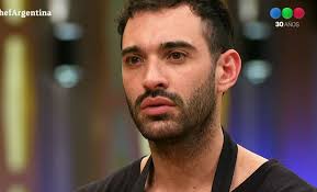 Ignacio Sureda se despidió de MasterChef Celebrity: el «insalvable» error  de servir los fideos con la mano lo convirtió en el primer eliminado –  GENTE Online