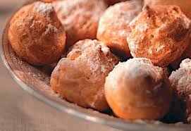 Un Pet De Nonne Ou Pet De Nonne Est Un Beignet Souffle Et Sucre De Pate A Choux Frite Il Est Aussi Appele En 2020 Pet De Nonne Recette Beignet Facile Recette