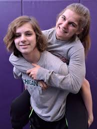 Sister, brother to compete at wrestling state championships