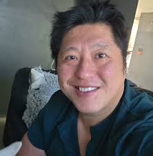 Looking for someone to mount my TV in my apartment