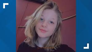 This hairstyle is very appropriate for a birthday party or you can part her hair according to the face and haircut. 13 Year Old Girl From Circleville Safely Located 10tv Com