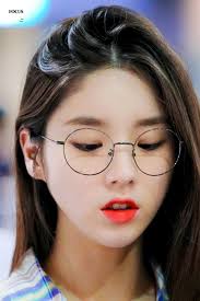 Focus On On Twitter Selebritas Gadis Cantik Kacamata