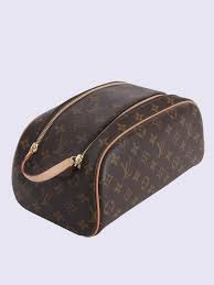 Has 10 total employees across all of its locations and generates $2.77 million in sales (usd). Louis Vuitton King Size Toiletry Bag Monogram Canvas Luxury Bags