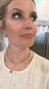 💋So I tried the new LANeige lip glaze! 💯 i'm honestly very pleasantly  surprised because I like it even more than the original! The color of the  cinnamon sugar is the perfect