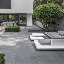 Grauanthrazit Umbriano Terrasse Sitzecke Mettenumbriano Grau Anthrazit Terrasse S Moderne Gartenentwurfe Moderne Landschaftsgestaltung Sitzecken Garten