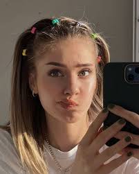 🔗: https://voguemagazine.visitlink.me/iCkJOW No hair tie, no problem!