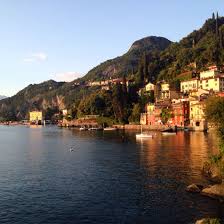 The via 4 novembre is the main road leading from southern towns and the via corrado venini leads to northern towns. Pin On Lake Como My Far Away Home