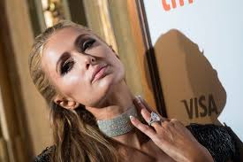 Paris hilton lost her $2 million engagement ring while partying at a huge miami club — and the hysterical heiress had security scour the venue until the enormous diamond was finally discovered in. Does Paris Hilton Have To Give Back Her 2 Million Engagement Ring
