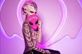 Review makeup comsetics alien palette r. Jeffree Star Cosmetics Is Introducing An Alien Palette Slutty Raver Costumes