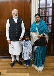 शहडोल की सांसद हिमाद्री सिंह की तीन वर्षीय बेटी से प्रधानमंत्री नरेन्‍द्र  मोदी ने किया सवाल, मिला यह जवाब - Prime Minister Narendra Modi questioned  the three year old ...