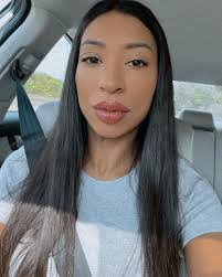 Cassandra Carter's Instagram, Twitter & Facebook