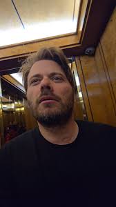 Eccoci in azione per lasciare la mancia come da consuetudine