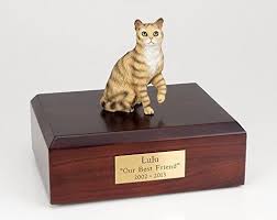 Cat cremation urns provide a way for you to. Genuine North American Hardwood And Cat Tabby Shorthair Sitting Up Figurine Urn Brown Small Read More Reviews Of T Pet Cremation Urns Cat Memorial Cat Urns