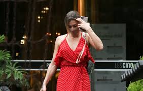 How tall and how much weigh grazi massafera? Grazi Massafera Leaves The Gym Wearing A Red Dress And Pouch Del Uxo Time24 News