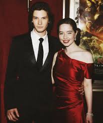 Is ben barnes dating any girlfriend? Ben Barnes Anna Popplewell L Prince Caspian Premiere In New York Ben Barnes Anna Popplewell Narnia