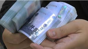 但消費市場就是 5000 跟 4000 的分別. 7vivb3n Zltumm