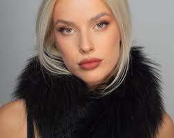 Women's black Finraccoon Fur Collar