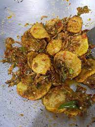 Jika masih belum garing, naikkan masa kepada 20 hingga 30 saat sehingga ikan bilis garing. Resepi Kentang Sambal