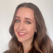 Jennifer Sheffield's Instagram, Twitter & Facebook