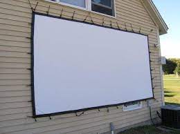 How To Set Up Your Own Outdoor Home Theater Digital Trends Diy Outdoor Movie Screen Outdoor Projector Outdoor Movie Screen