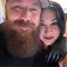 How much to charge for a 6-inch 5-layer wedding cake with different colors  for each layer?