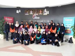 Kolej komuniti dia ni lot kedai je, asrama dia pun sama jast block kedai. Unit Landskap Kolej Vokasional Dato Lela Maharaja Kursus Auto Cad Bersama Kolej Komuniti Masjid Tanah Melaka Sepanjang Bulan Jun Oktober 2017