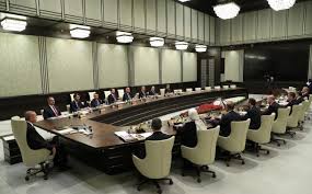 Ancak alınan kararlara rağmen pek çok vatandaş kurallara uyma konusunda hassasiyet göstermiyor. Yeni Sistemin Ilk Kabinesi Toplandi Son Dakika Haberleri