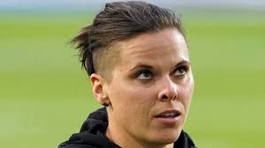 Callie brownson, the chief of staff for the cleveland browns, became the first woman to be a position coach for an nfl team in sunday's game against the jacksonville jaguars. 49ers Coach Katie Sowers Sister Accuses Team Of Disrespect With Plane Seat Nbc4 Washington