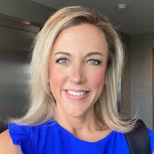 Shelley Beyer's Instagram, Twitter & Facebook