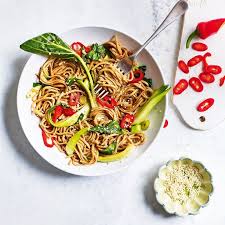 Sesame Ginger Noodles With Pak Choi Healthy Recipe Ww Uk Recipe In 2020 Sesame Ginger Healthy Recipes Recipes