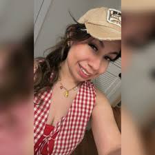 Hello! Im reaching out to the community for your help. This is my brother  in law, Alee Vang. This past Wednesday he had went in to the immigration  office to do his “