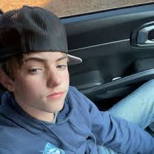 Brantley Wallace (@lexishusband50)