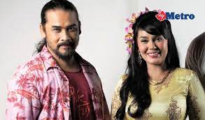 Since then, her ghost has been spotted around kampung pisang, making the villagers feel restless. Respons Positif Kejutkan Uqasha