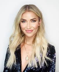 Hannah Brown Defends Heather Martin After 'Bachelor' Arrival