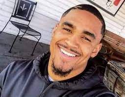 Pin On Jalen Hurts What A Great Young Man