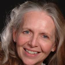 Leslie Laing's Instagram, Twitter & Facebook