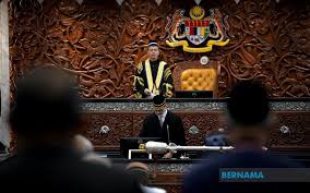 Xavier jayakumar mempunyai kenyataan lebih panas lagi, bahawasanya persidangan hari ini akan menjadi sampah dan tidak bernilai. Bernama Kerajaan Muhyiddin Buktikan Ada Majoriti Di Parlimen