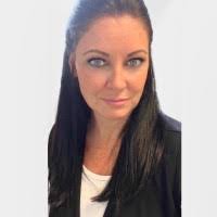 Beth Muir's Instagram, Twitter & Facebook