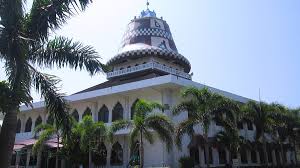 Masjid quba adalah masjid pertama yang dibangun oleh nabi muhammad (saw) ketika ia tiba di madinah setelah berhijrah dari mekkah. File Masjid Kupiah Meukeutop Atau Masjid Teuku Umar Jpg Wikimedia Commons
