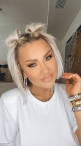 Christi Lyons's Instagram, Twitter & Facebook