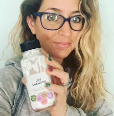 Mixing this into shampoo reduces hair loss and greasiness