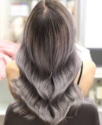 صبغة اومبري اشقر رمادي غامق و فاتح و فضي درجات اللون و الطريقة ombrehair hairstyles haircolor haircolortrends haircol العناية بالشعر تصفيفة شعر شعر طويل
