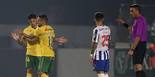 Sabia que até 1981 o fc paços de ferreira equipava à porto? Fc Porto Derrotado Em Pacos De Ferreira Num Jogo Marcado Por Lances Polemicos I Liga Sapo Desporto