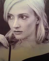 THE UNREQUITED LOVE The night wore