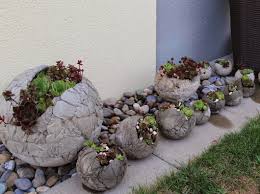 Betonschale Mit Orchideen Arrangement Gartenskulptur Gartenskulpturen Selbermachen Garten