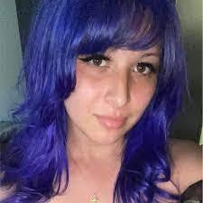 Angelique Bourne's Instagram, Twitter & Facebook