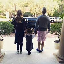 Her parents began dating in 2006 and they would later wed in august of 2010. Robbie Williams Ayda Field Lach Und Sachgeschichten Einer Ehe Gala De