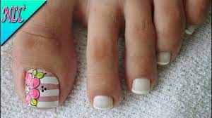 Como mencionamos anteriormente los modelos de uñas para pies pueden ser muchísimos de acuerdo a igual siempre puedes optar por el estilo francés. Decoracion De Unas Para Pies Flores Y Frances Flowers Nail Art French Nail Art Nlc Youtube