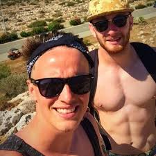 Lauren Bennett (@LaurenBennett__)